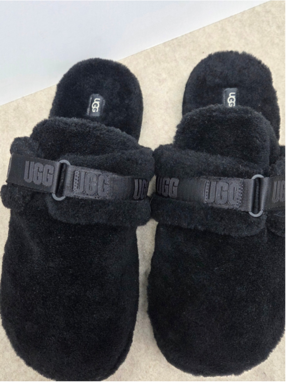 UGG Men’s Fluff It Black Shearling Slide Slippers Size 18 Streetwear-lounge